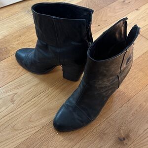 Rag and Bone Heeled Zip Boots Mid-2000s Black Ankle Boots